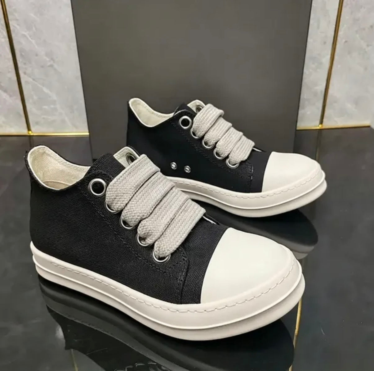 Rick Owens Black 'Jumbo Lace' Low Sneakers - Black